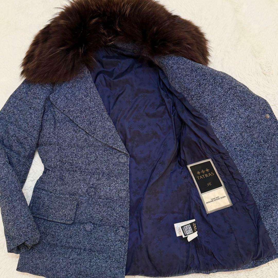 ラクーンファー●タトラスLIVIA ダウンコート 袖ロゴワッペン 裏地ロゴ総柄