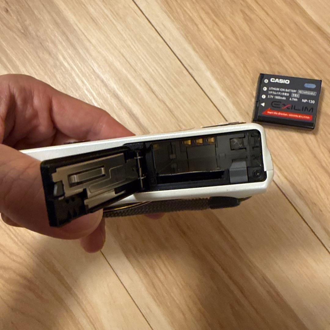 CASIO EXILIM EX-ZR200 ホワイト バッテリー 充電器
