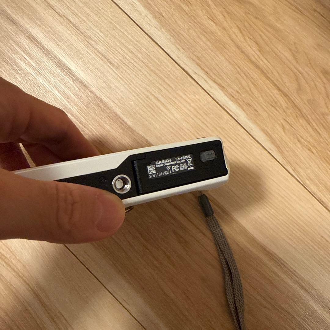 CASIO EXILIM EX-ZR200 ホワイト バッテリー 充電器