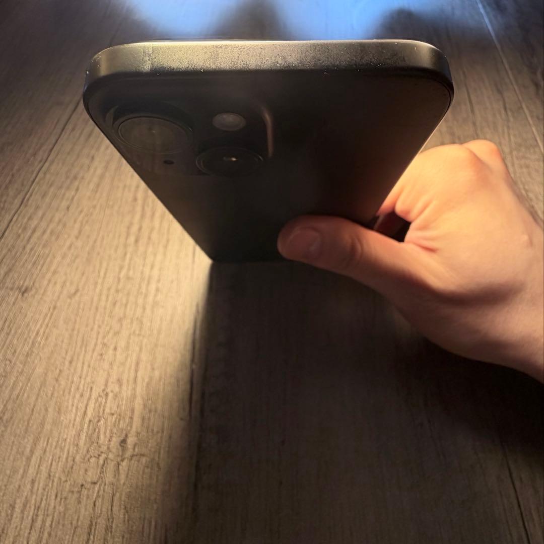 A*A様 iPhone 15 256GB ブラック SIMフリー 本体美品 箱付