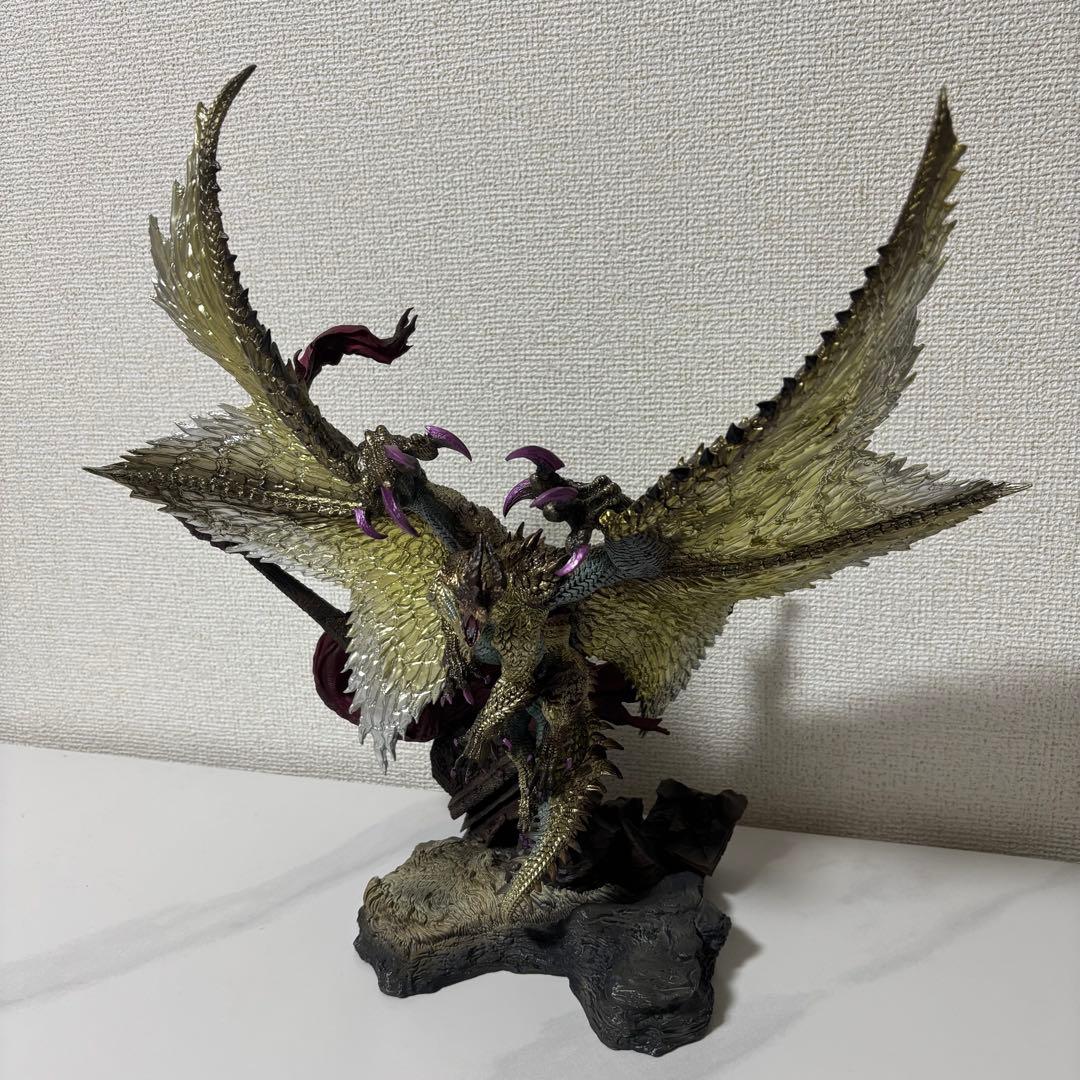 天廻龍 シャガルマガラ　フィギュア