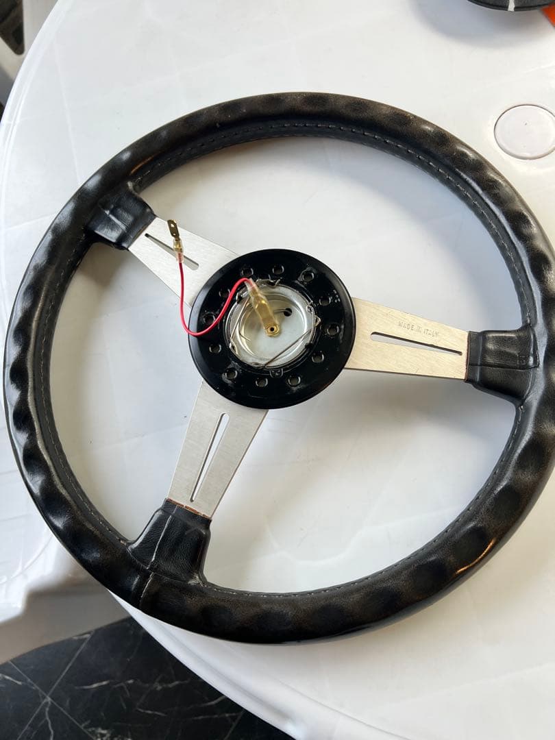 ナルディ？3スポーク ステアリング 本体 ボス付き