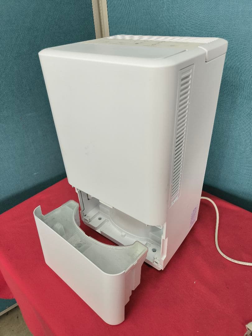 2023年製　アイリスオーヤマ コンパクトクーラーICA-0301G