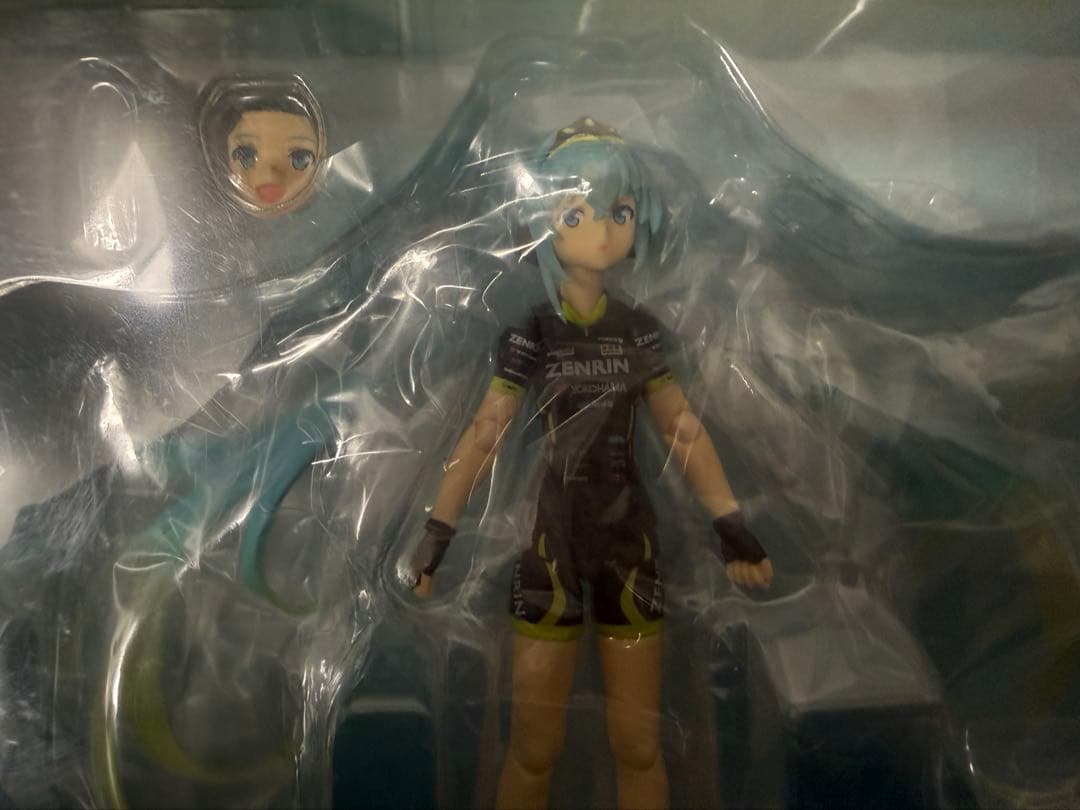 新品未開封 figma 初音ミク レーシングミク 2015 TeamUKYO