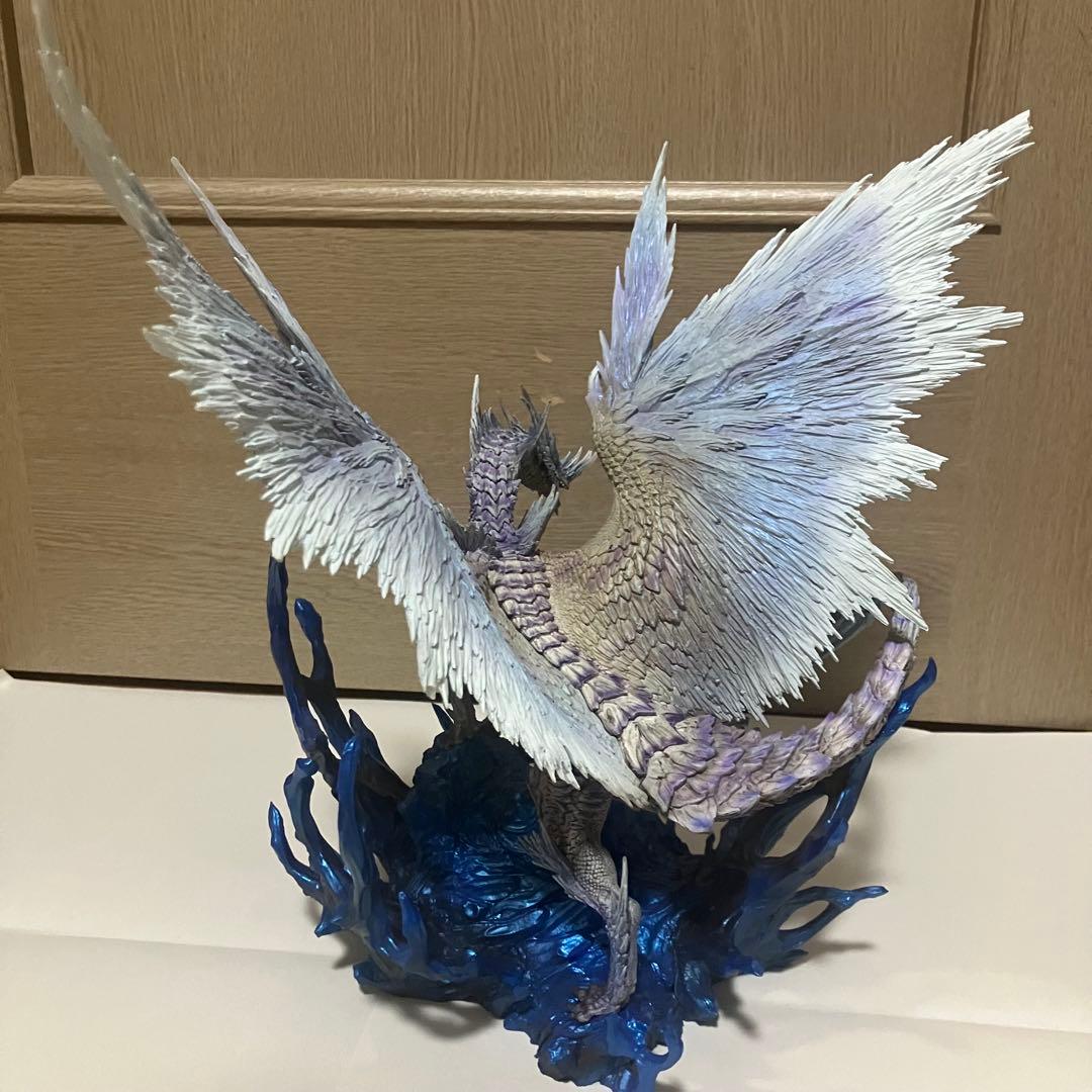 6*ん様 モンスターハンター クリエイターズモデル 冰龍 イヴェルカーナ フィギ