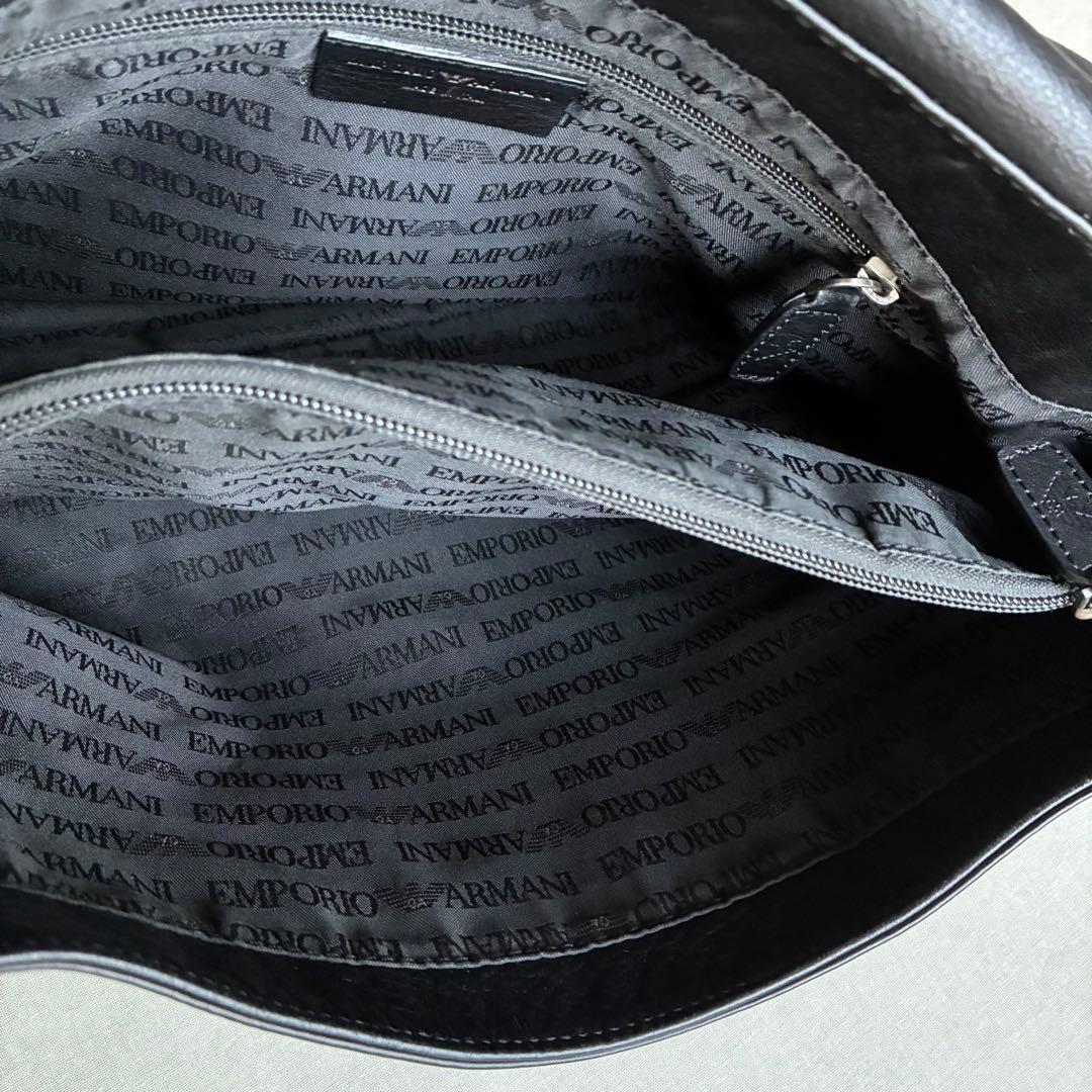 【美品】ジョルジオアルマーニ　ブラック　レザー　メッセンジャーバッグ　ショルダー