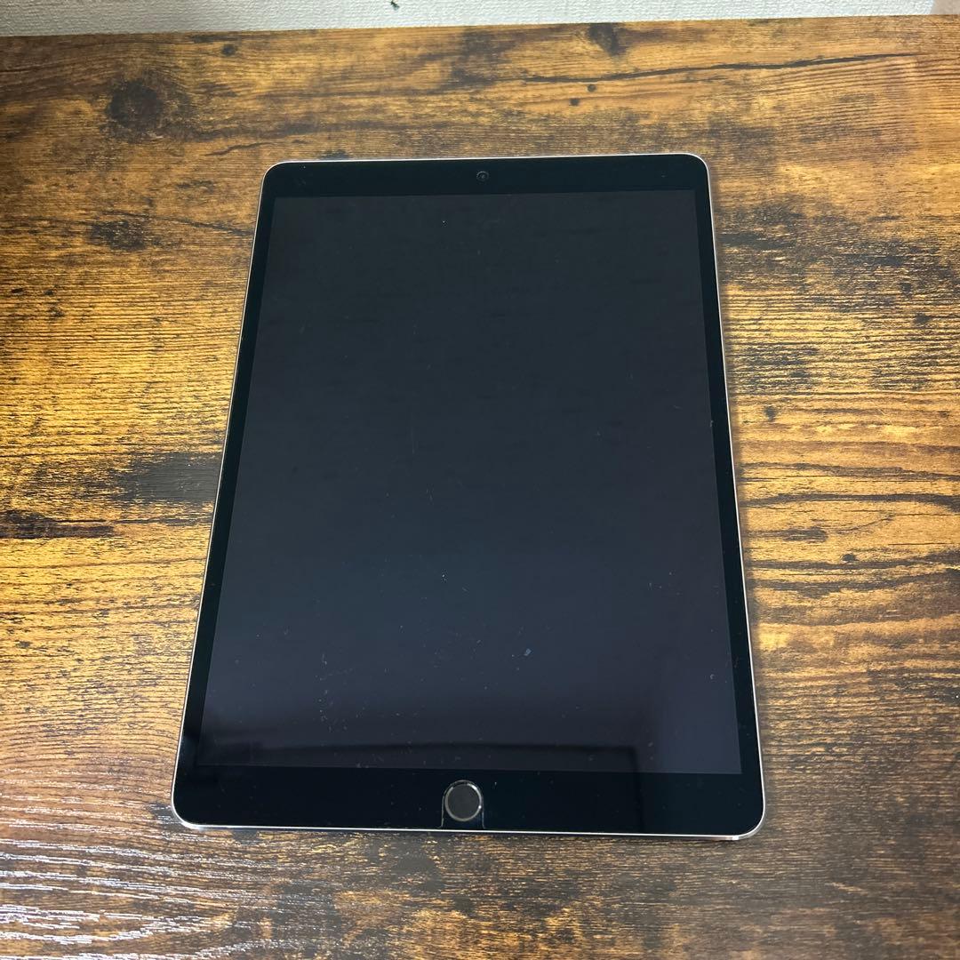 iPadPro 2ー10.5[WiFi64G] グレイシルバー　中古　訳あり