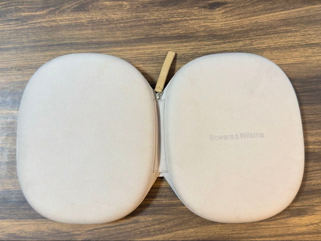 Bowers&Wilkins B&W Px8 タン