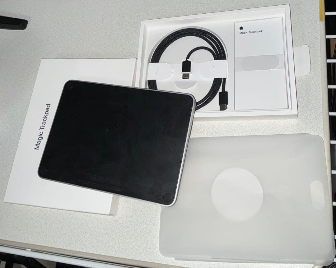 Magic Trackpad （USB-C)ブラック（Multi-Touch対応