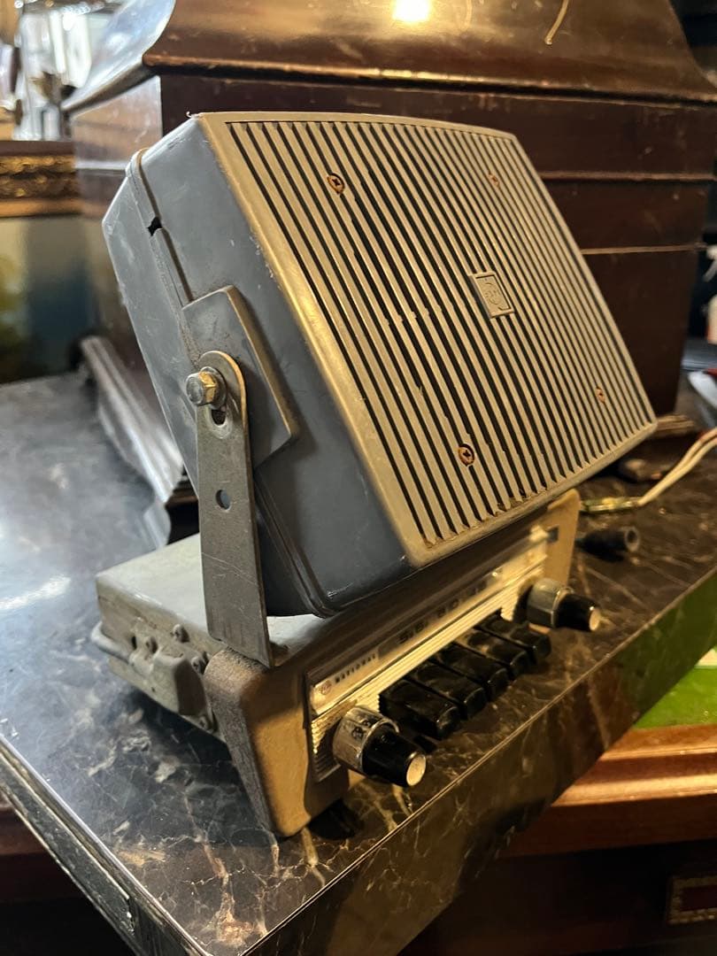 昭和レトロカーラジオ、カーラジオ、ナショナルカーラジオ、旧車ラジオ 旧車外付