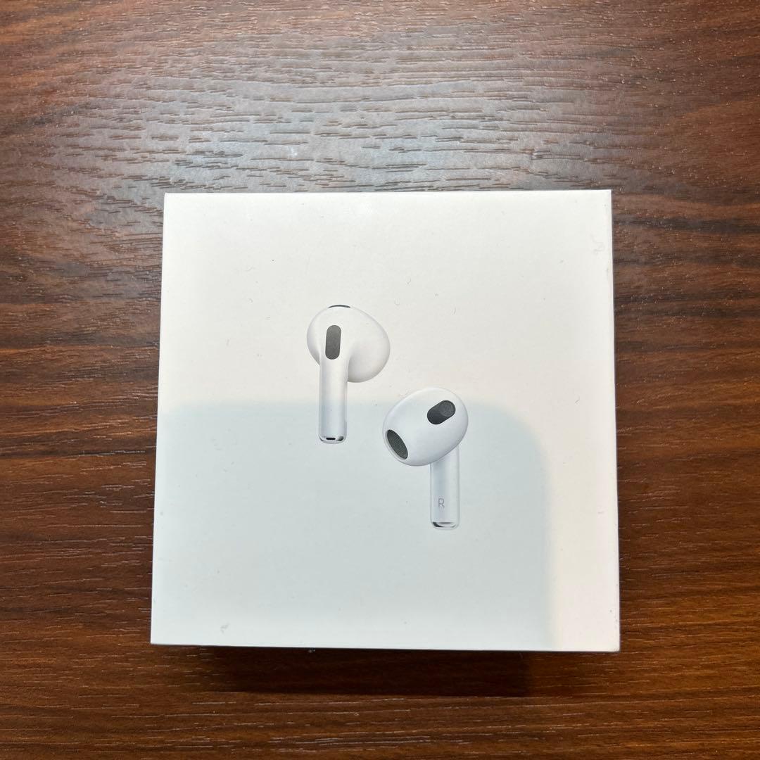 イヤホン AirPods with MagSafe Charging Case