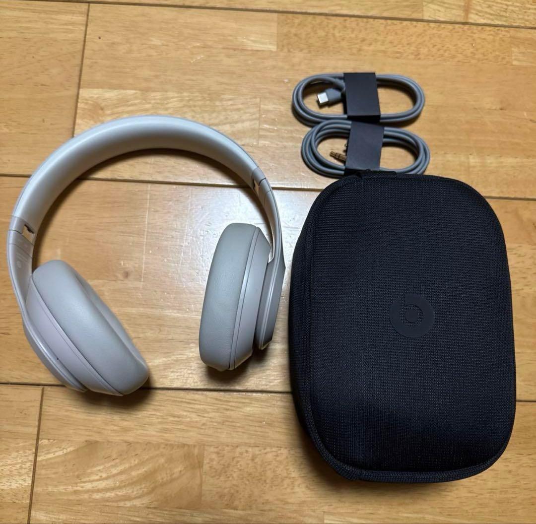 Beats Studio Pro ヘッドホン　外箱付き