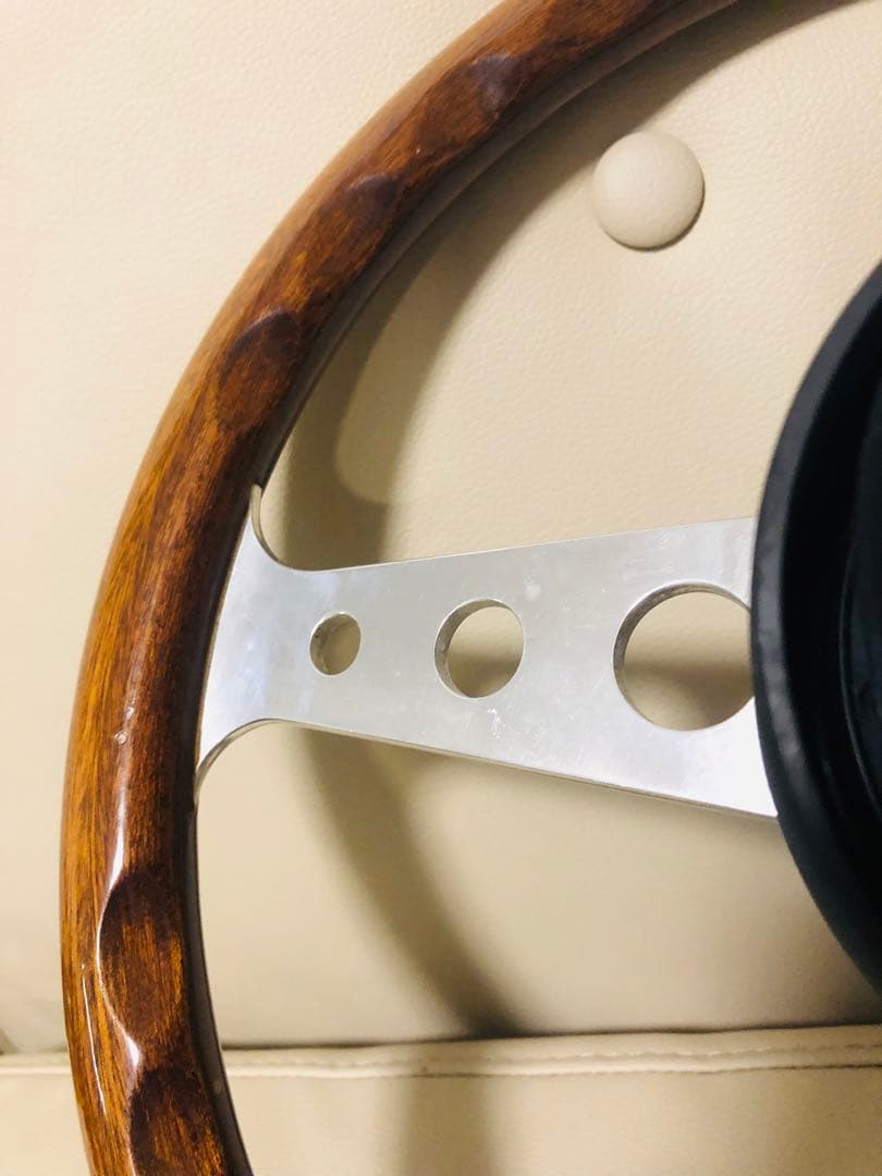 【送料込み】希少　MOMO ウッド ステアリング INDY モモ　ハンドル