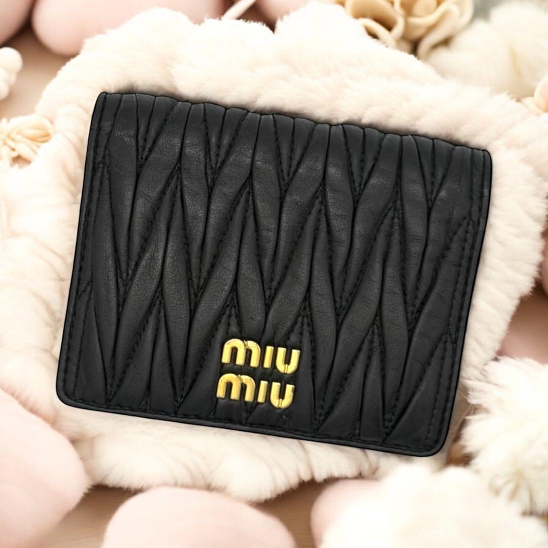 【 正規品 】 miumiuマテラッセレザー 二つ折り財布RFIDタグ搭載