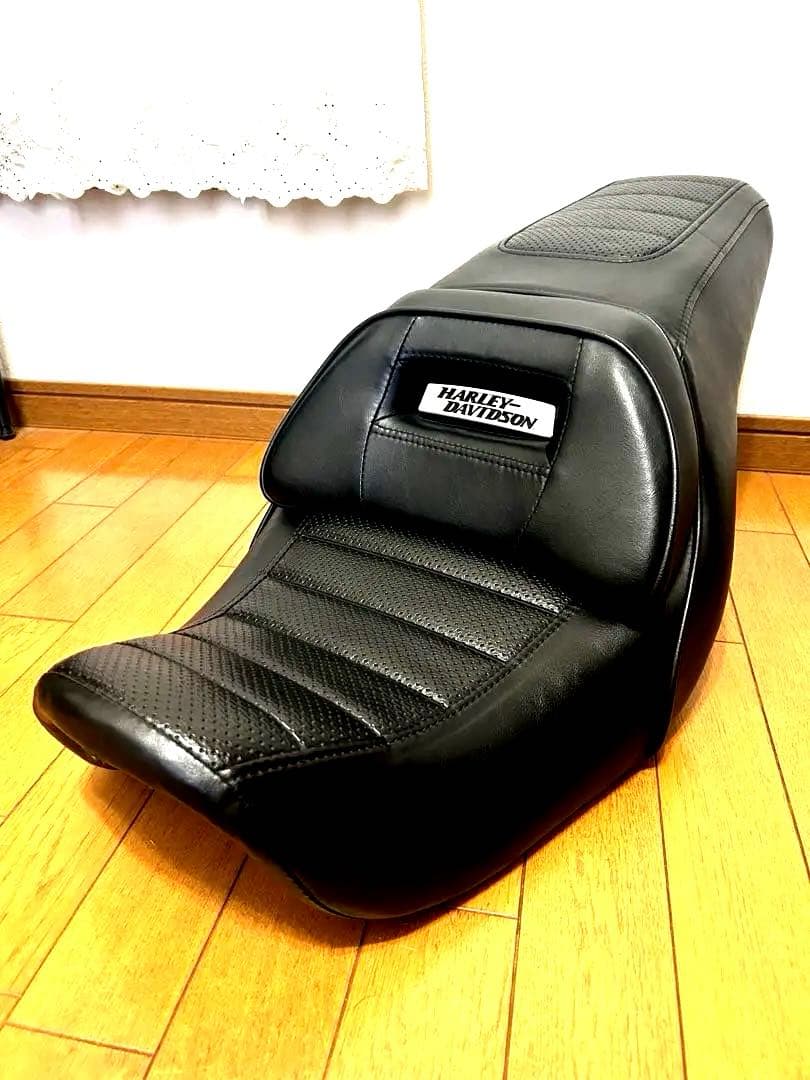 ハーレーダビッドソン純正シート、ダイナ、ダイナローライダー　美品