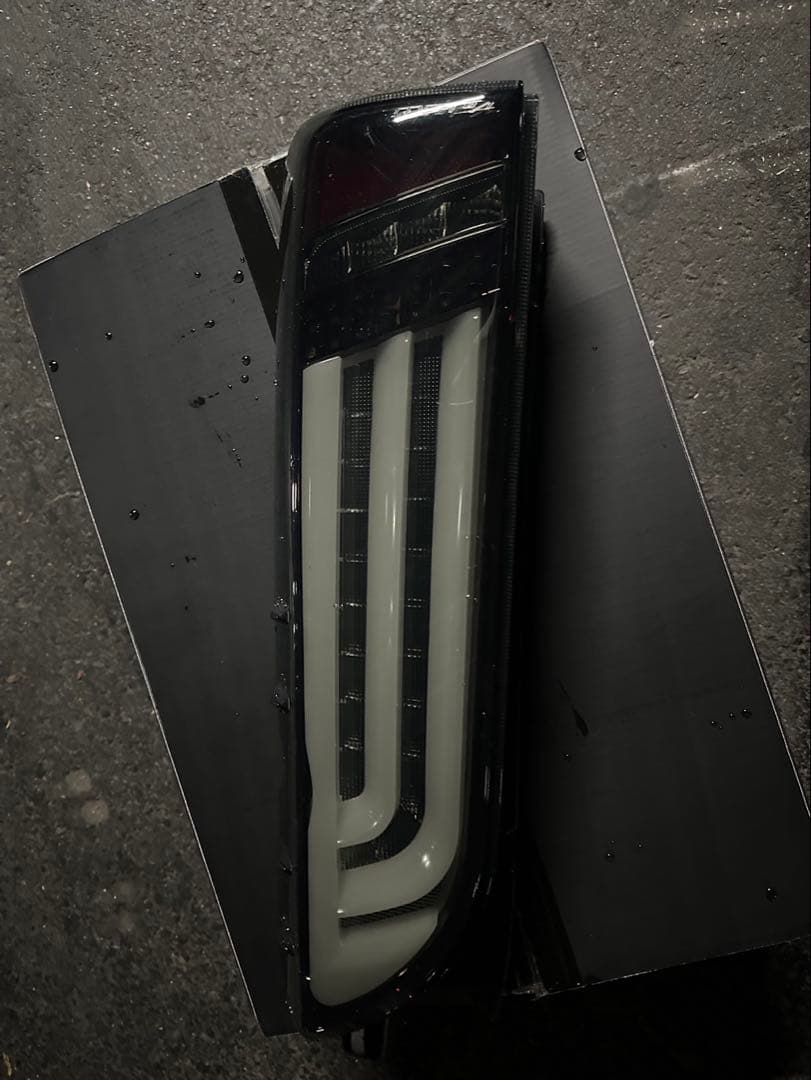 トヨタ 200系 ハイエース ジュエルLEDテールランプ ULTRA Ζ