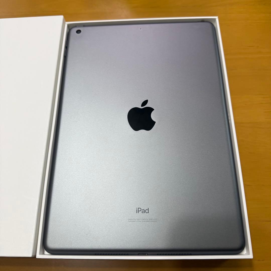 美品！Apple iPad8 第8世代 10.2インチ シルバー