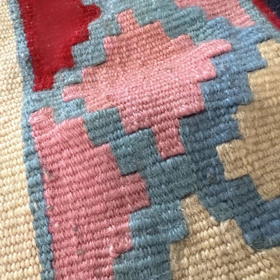 幾何学模様のキリムラグ