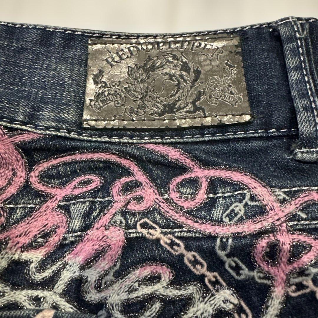 RED PEPPER 新品に近く美品 刺繍入りデニムパンツ