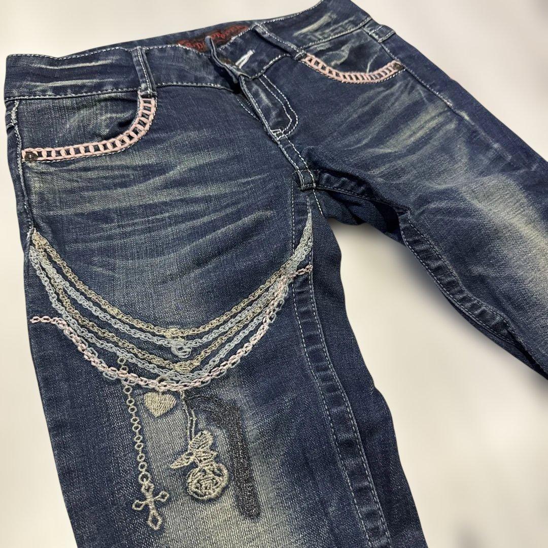 RED PEPPER 新品に近く美品 刺繍入りデニムパンツ