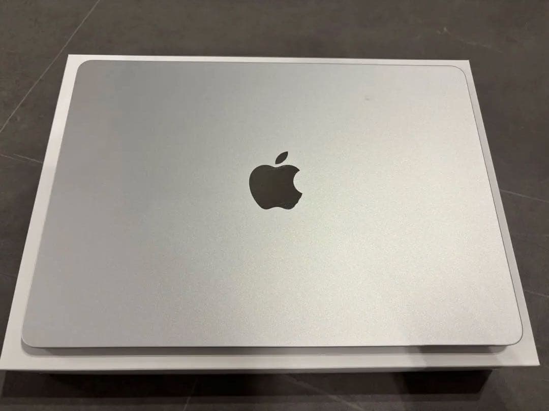 『超美品！』Apple MacBook 2025シルバー 付属品あり