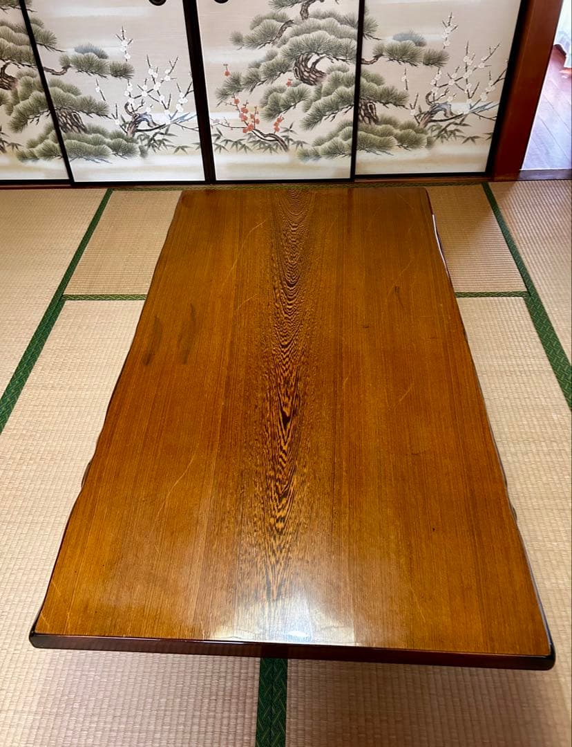 昭和時代の重厚な1枚板無垢材の座卓