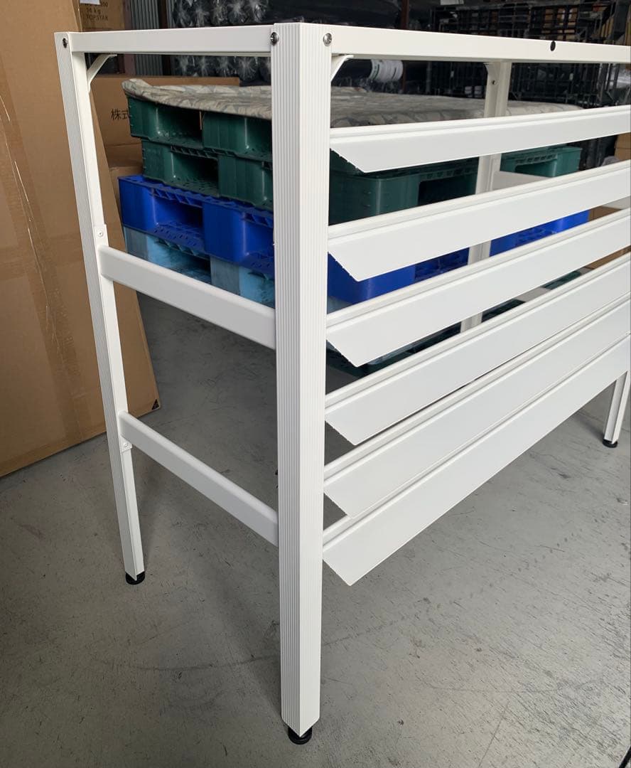 アルミ製 エアコン室外機カバー排気ルーバー方向可調整 Rホワイト