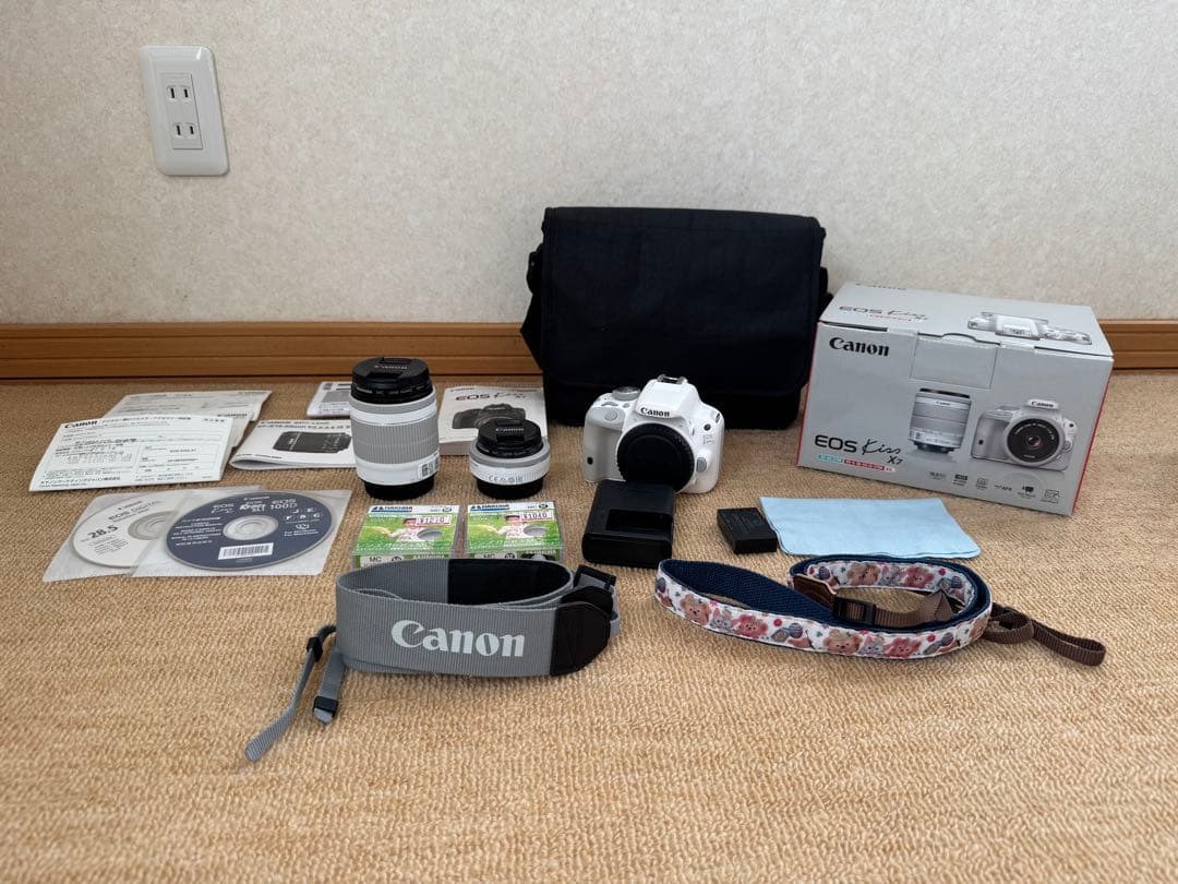 Canon EOS Kiss X7 ホワイト ダブルレンズ　美品