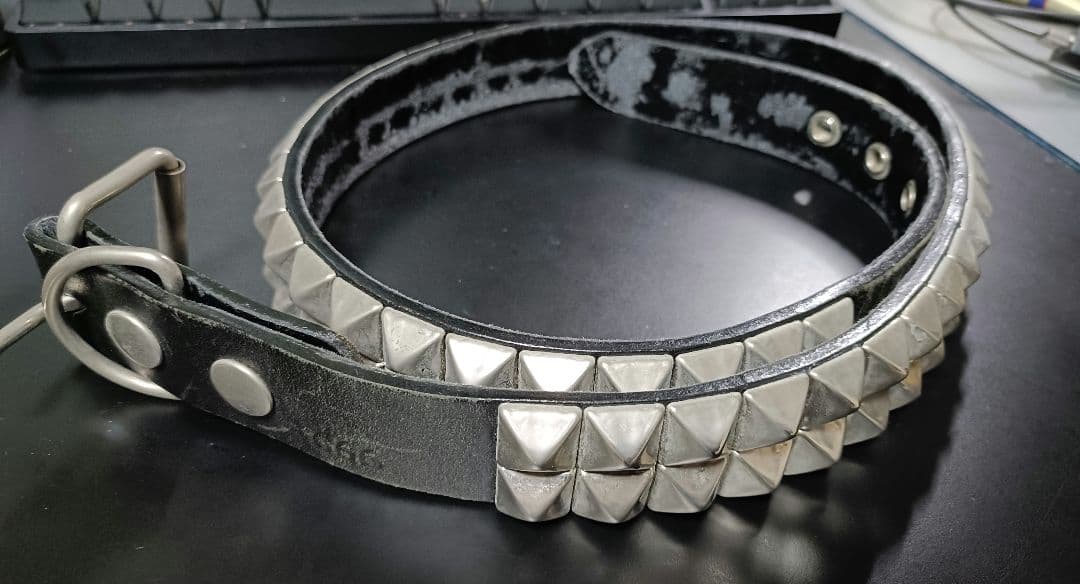 【送料込み】666　2連ピラミッドスタッズベルト Lサイズ(94cm)