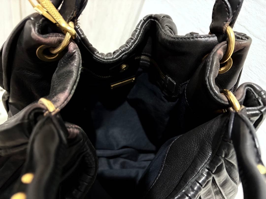 miu miu ブラック ハンドバッグ