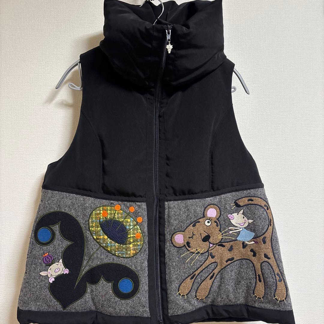 美品　ダウンベスト