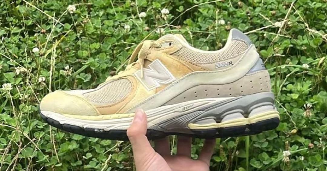 M*星様 ニューバランス　M2002RE1 27.5 オーラリー