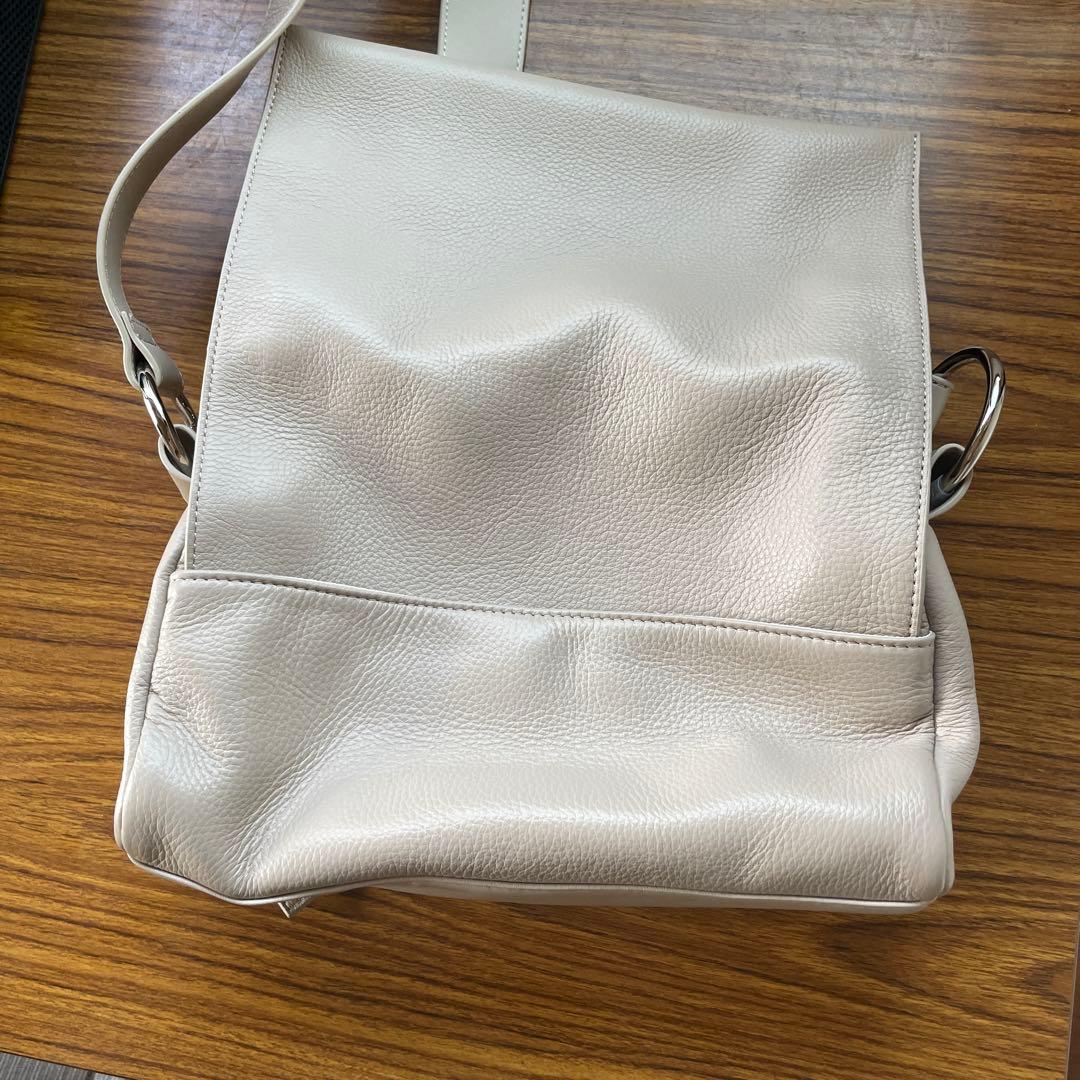 BEARDSLEYビアズリー レザー ボディバッグ ショルダーバッグ