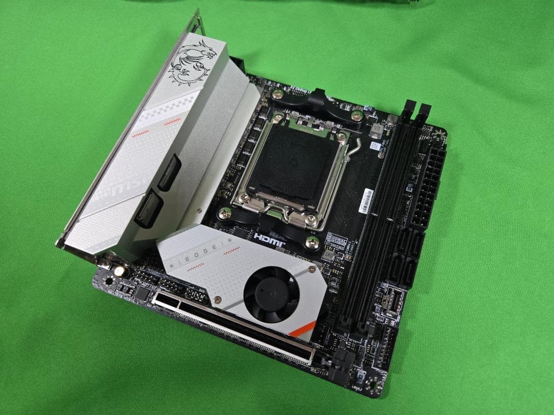 MPG B650I EDGE WIFI マザーボード