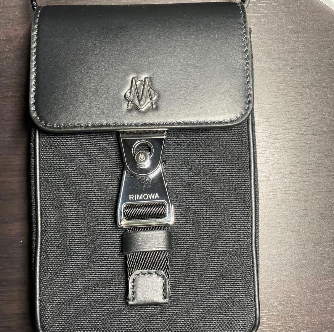 リモワ　Never Still スマートフォンバッグ