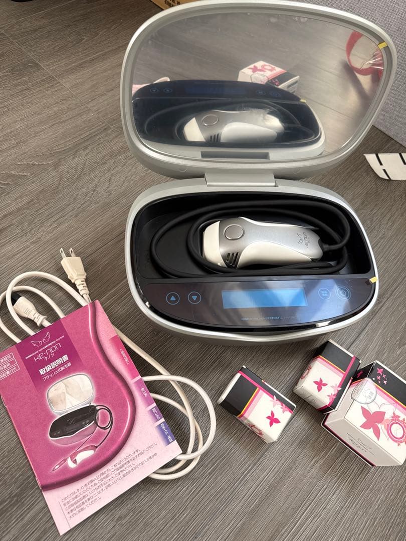ケノン 家庭用脱毛器 本体＋カートリッジ複数 未使用あり 残り15万回以上