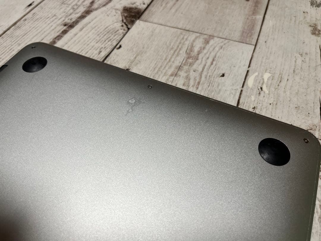 バッテリー交換済 MacBook Air 13, i5, 8GB, 256GB