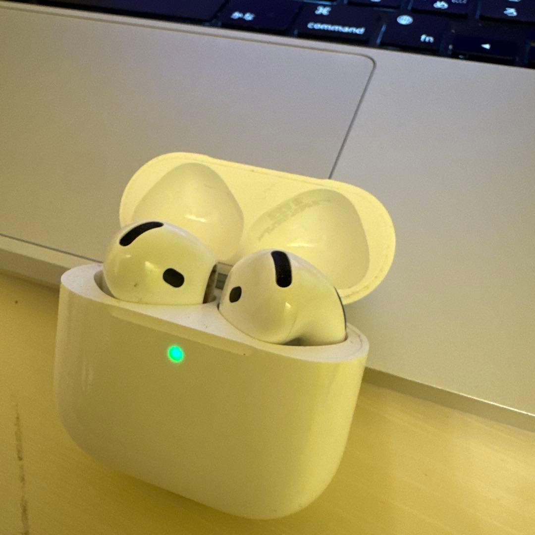 AirPods 4 (ANC) ホワイト 本体
