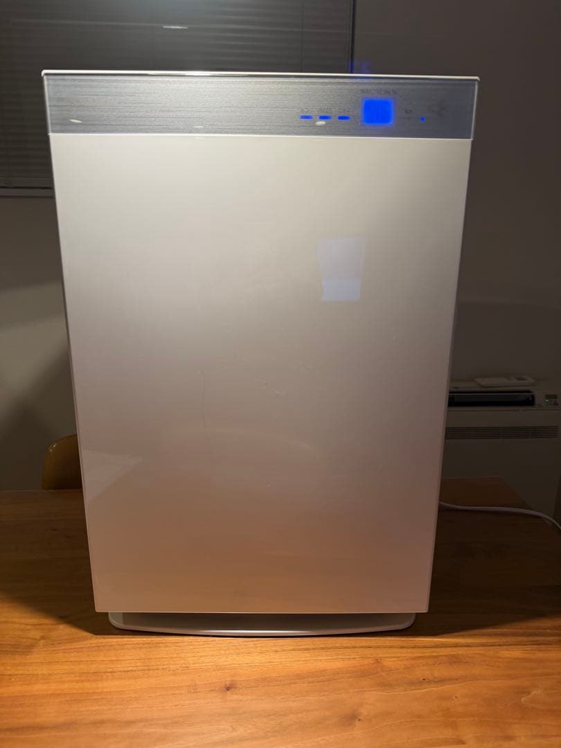 美品 ダイキン加湿空気清浄機　加湿ストリーマ空気清浄機　MCK70VKS-W