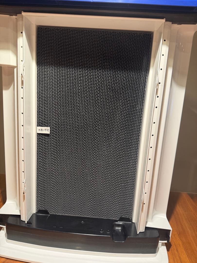 美品 ダイキン加湿空気清浄機　加湿ストリーマ空気清浄機　MCK70VKS-W