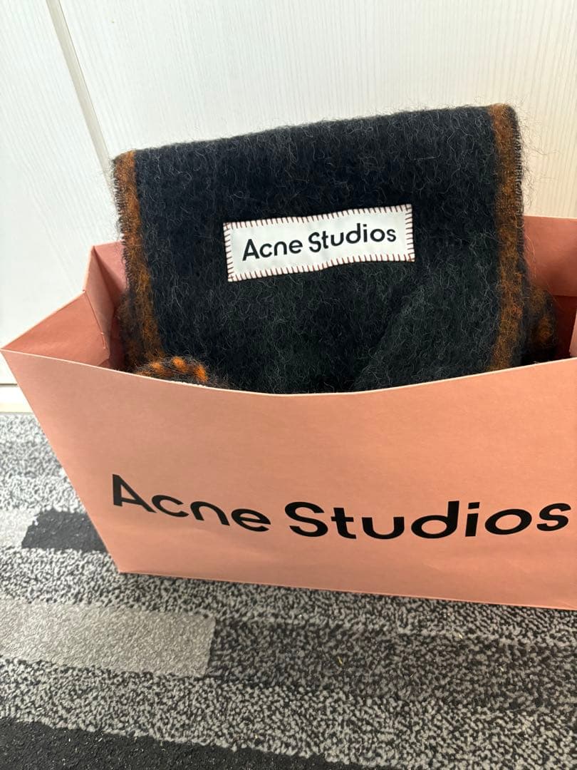 新品 Acne Studios ウールモヘアスカーフ ブラック