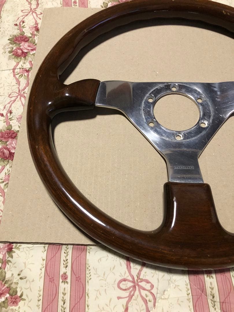 momo ウッドステアリング　中古品
