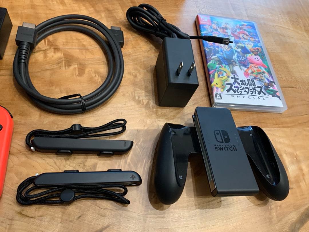 Nintendo Switch本体と 大乱闘スマッシュブラザーズのカセット