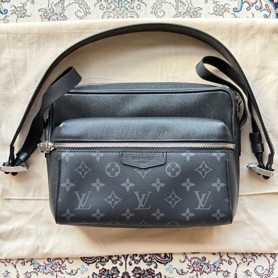 専用 出品 ルイヴィトン タイガ アウトドア メッセンジャー PM M30233
