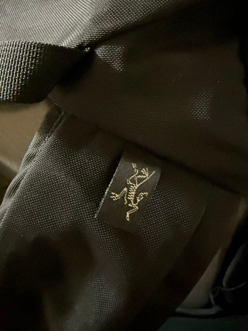 【希少】ARC’TERYX アークテリクス メッセンジャーバッグ ミストラルBK