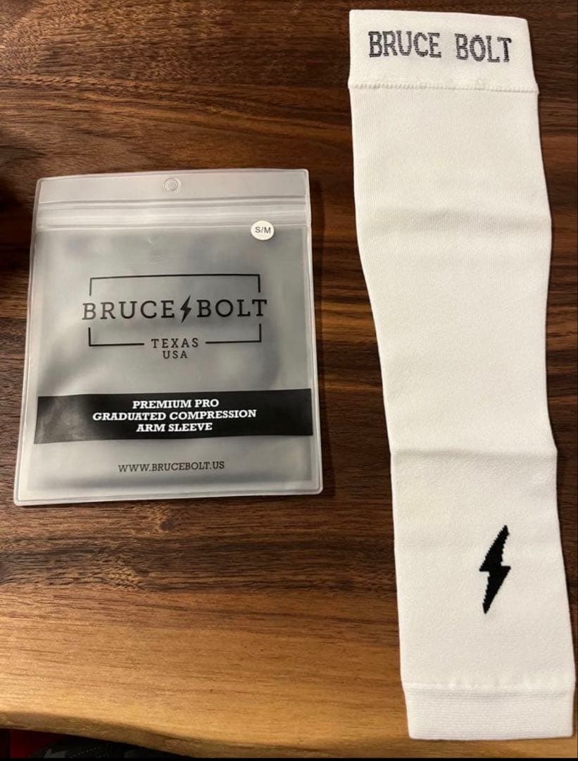 Bruce Bolt(ブルースボルト) アームスリーブ　(新品未使用、レア)