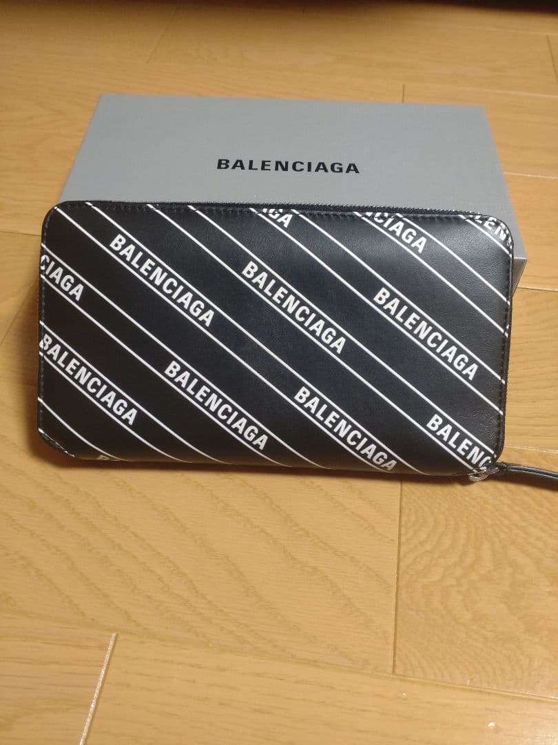 BALENCIAGA ロゴプリント 長財布