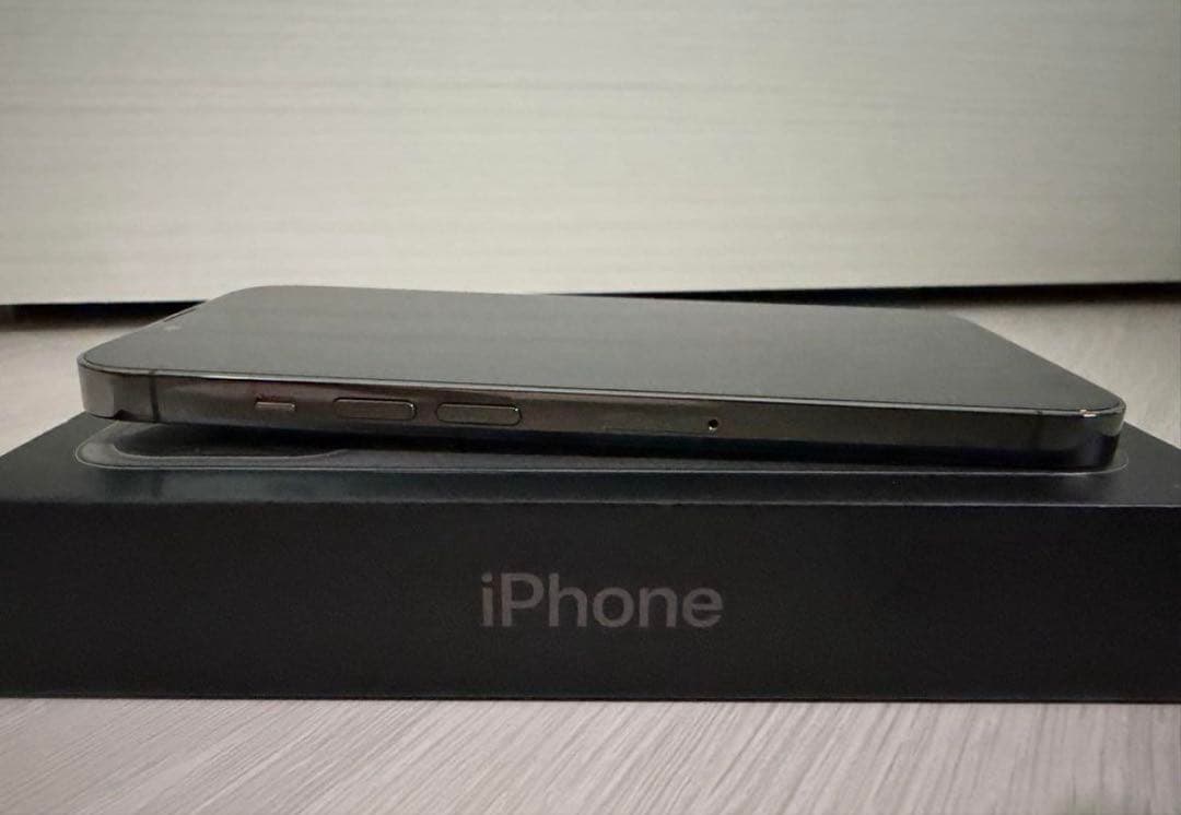 【美品・箱あり】iPhone 13 Pro 512GB グラファイト