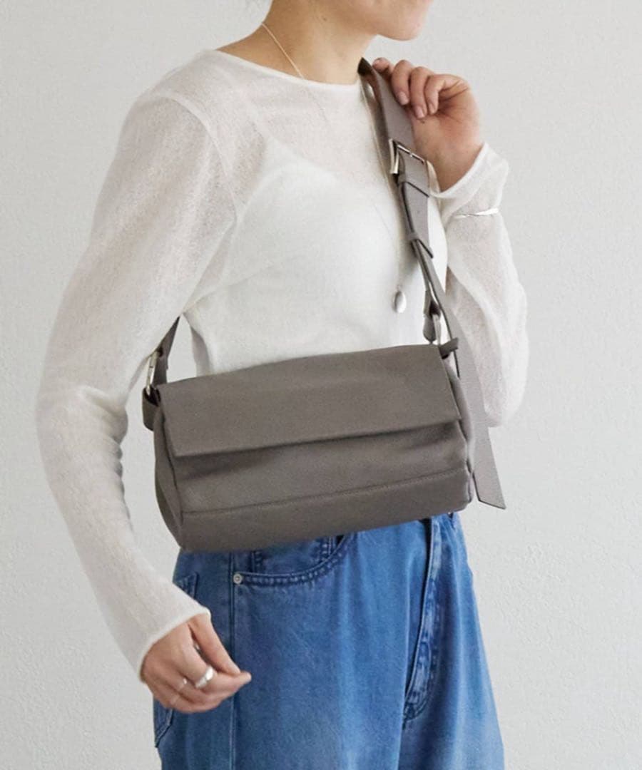 美品✨ビアズリー　レザーボディバッグ　トープ　ショルダーバッグ　2WAY 完売品