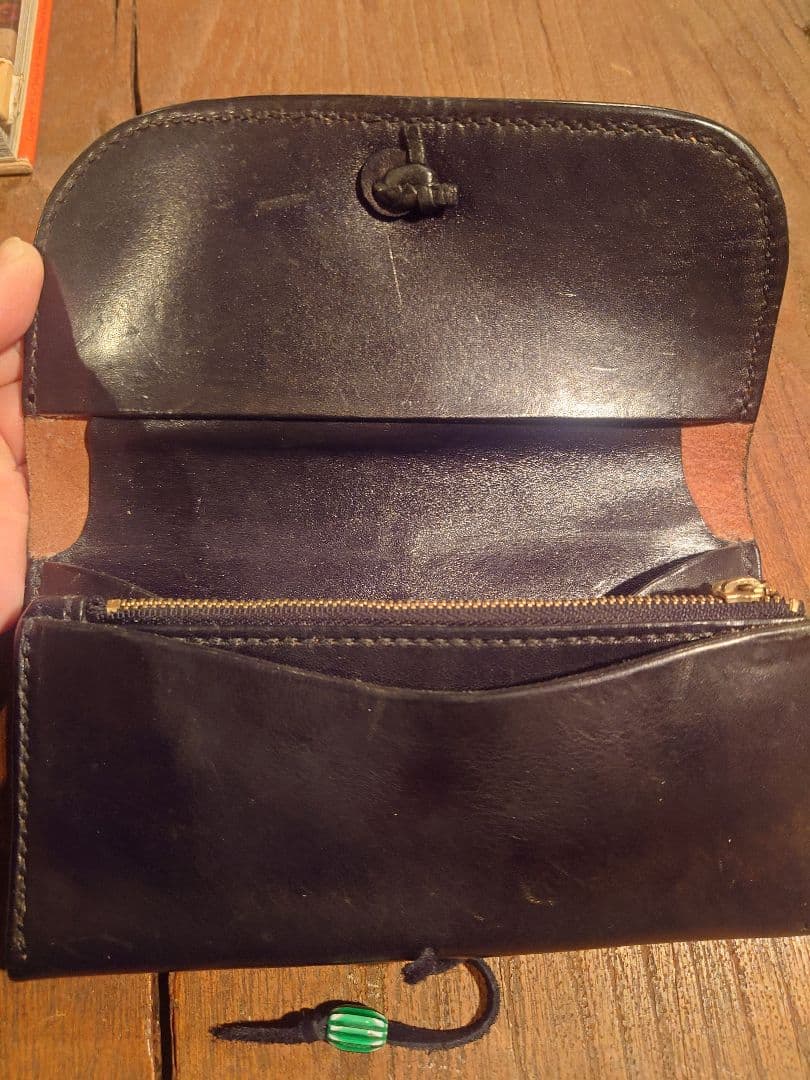 サドルレザー　長財布　イーグルコンチョ　シェブロンビーズ